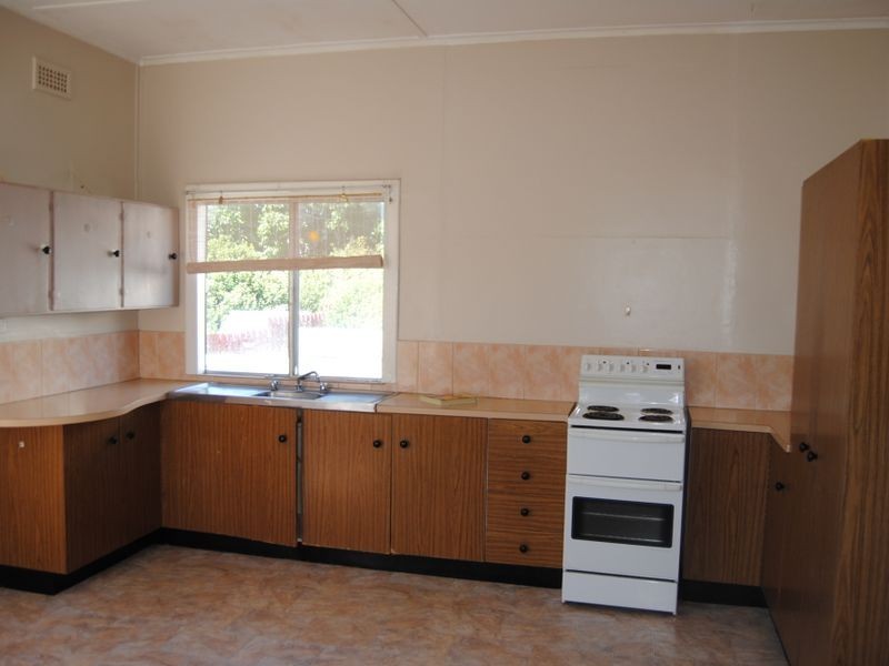 27 King Street, Inverell NSW 2360