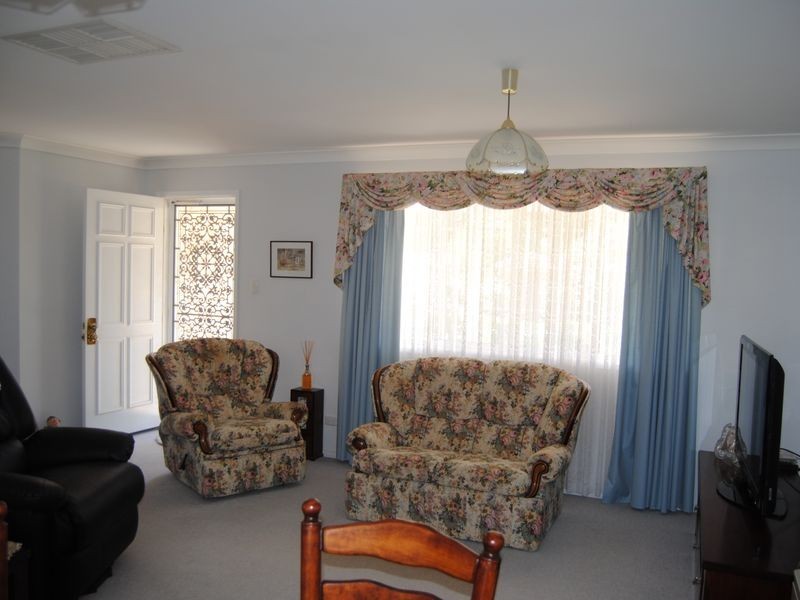 54 Lewin Street, Inverell NSW 2360