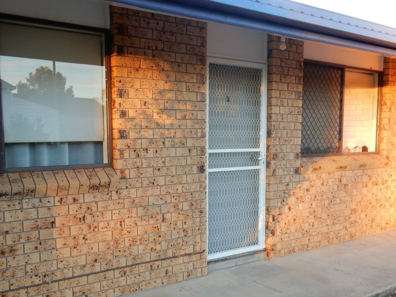2/63 Ross Street, Inverell NSW 2360