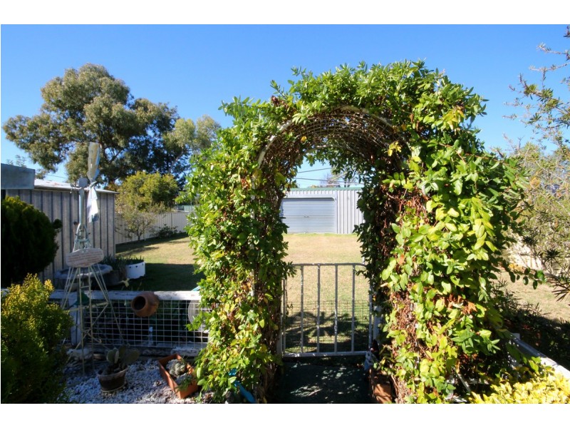 11 Chester Street, Inverell NSW 2360