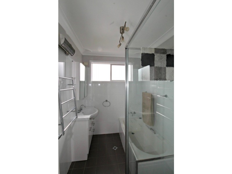 18 Lauder Street, Inverell NSW 2360