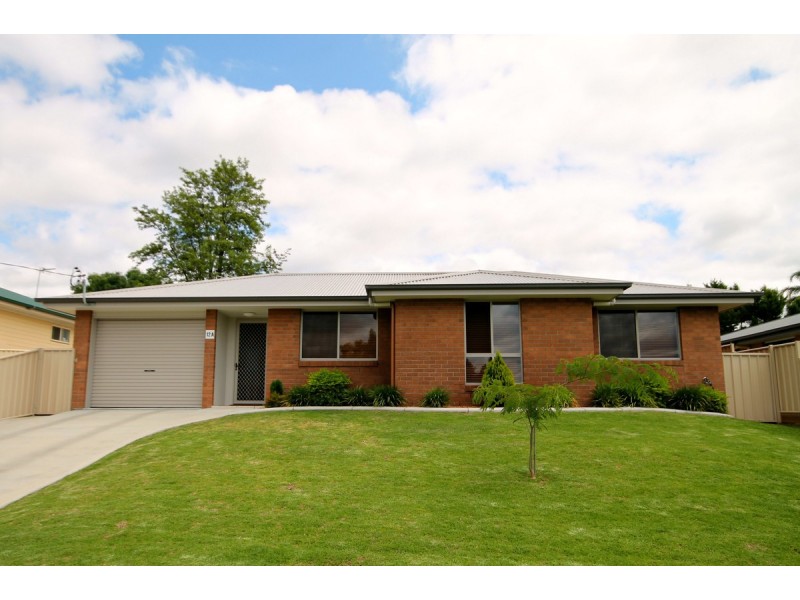 12A Brownleigh Vale Drive, Inverell NSW 2360