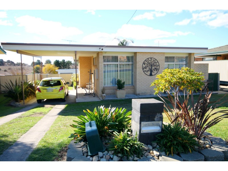 98 Short Street, Inverell NSW 2360