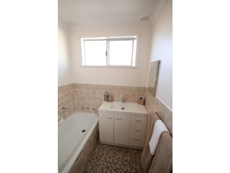 98 Short Street, Inverell NSW 2360