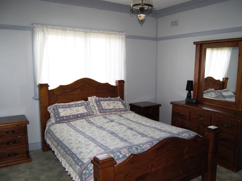 70 Oswald Street, Inverell NSW 2360