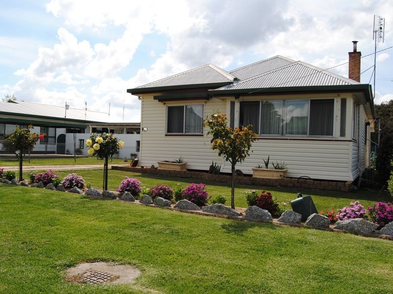 70 Oswald Street, Inverell NSW 2360