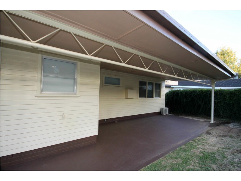 35 Gordon Street, Inverell NSW 2360