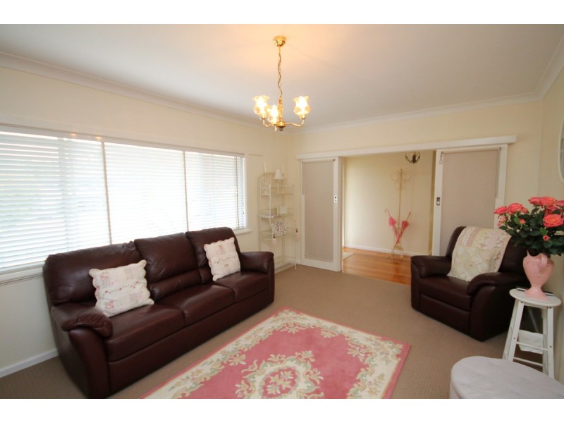 16 Carlyle Street, Inverell NSW 2360