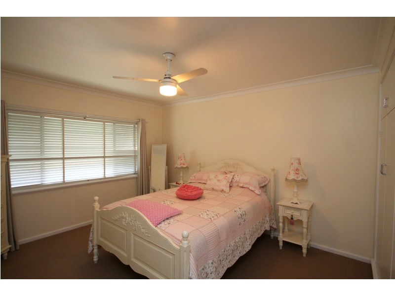 16 Carlyle Street, Inverell NSW 2360