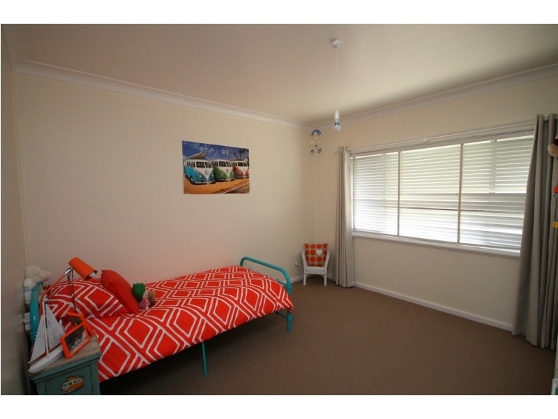 16 Carlyle Street, Inverell NSW 2360