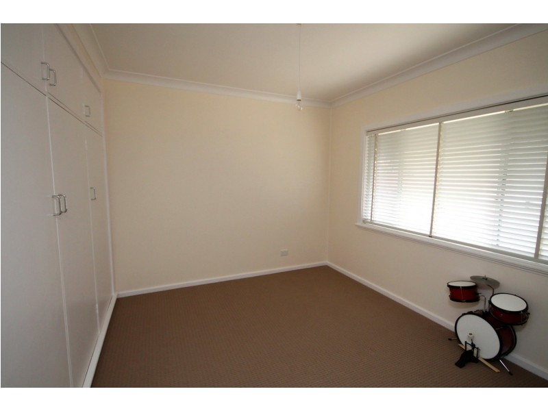 16 Carlyle Street, Inverell NSW 2360