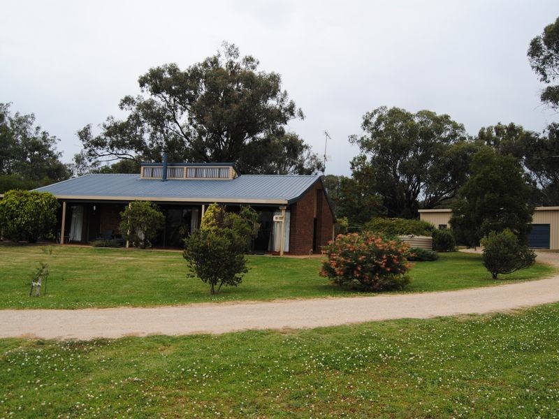 226 Oakwood Road, Inverell NSW 2360