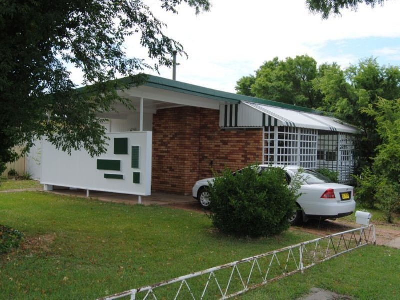 17 Shirley Street, Inverell NSW 2360