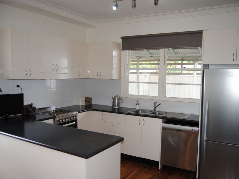 15 Froude Street, Inverell NSW 2360