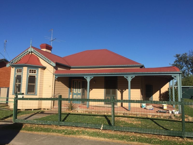25 Rivers Street, Inverell NSW 2360