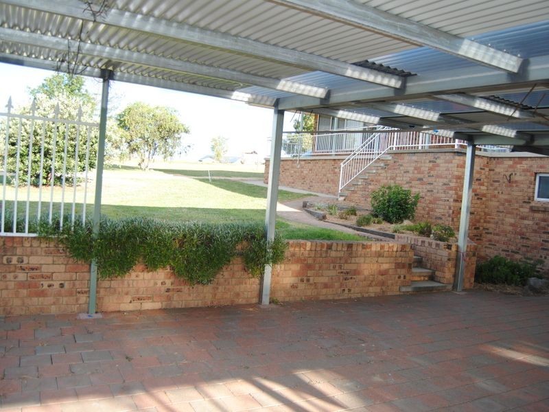 27 Hampton Court, Inverell NSW 2360