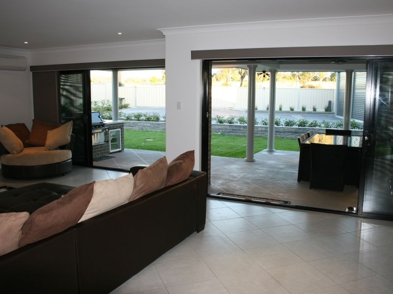 52 Sapphire Street, Inverell NSW 2360