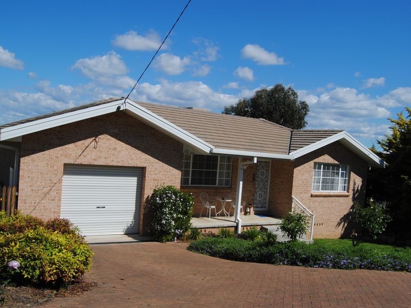 54 Lewin Street, Inverell NSW 2360