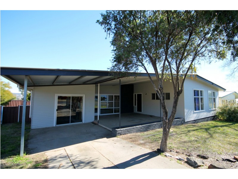 76 Moore Street, Inverell NSW 2360