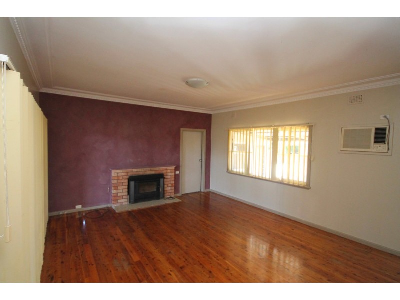 76 Moore Street, Inverell NSW 2360