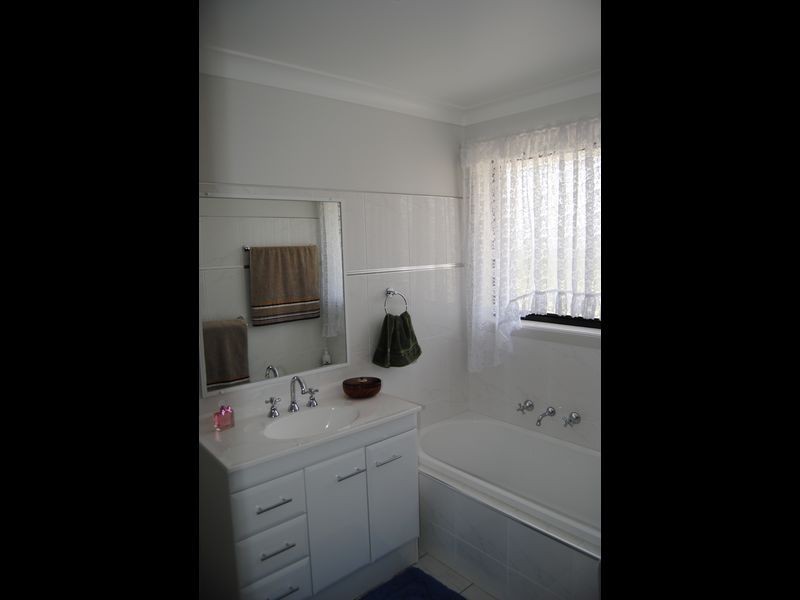 64 Vernon Street, Inverell NSW 2360