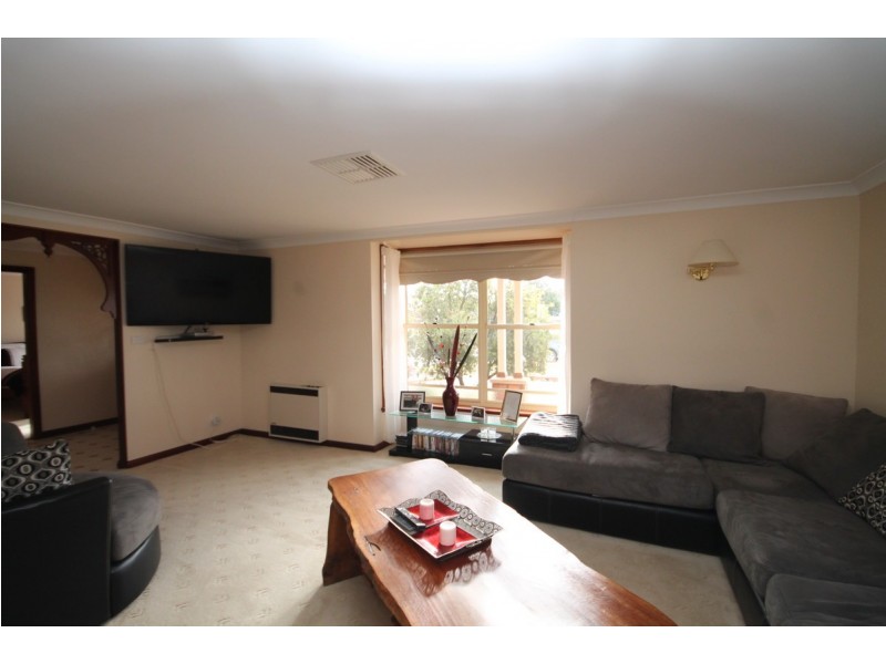 17 Granville Street, Inverell NSW 2360