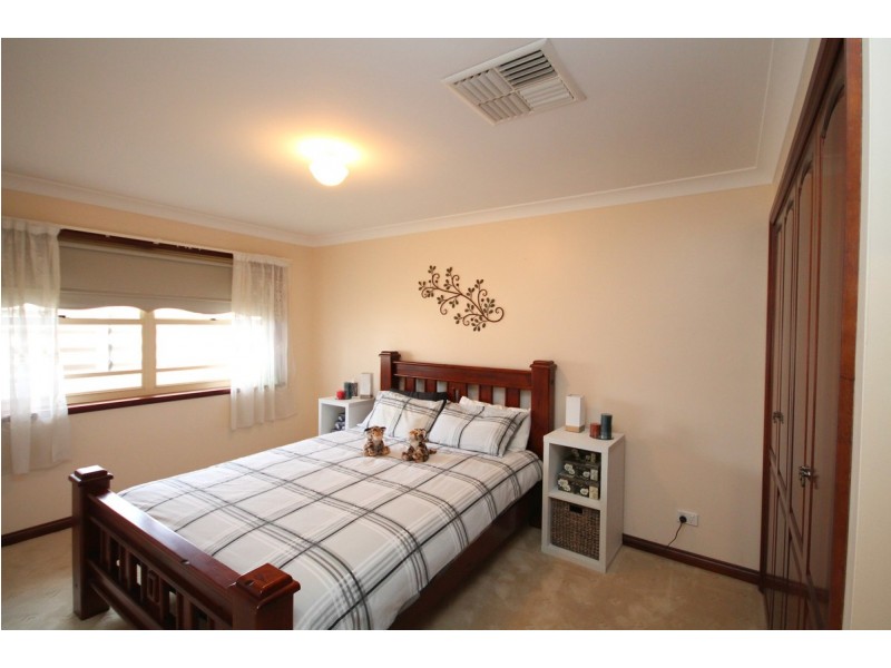 17 Granville Street, Inverell NSW 2360