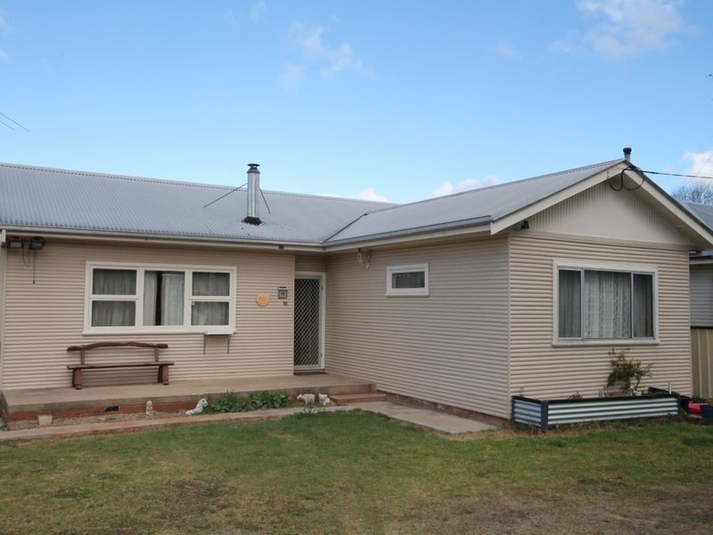 10 Lang Street, Inverell NSW 2360