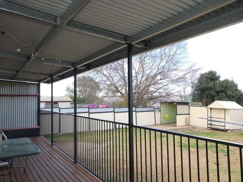 10 Lang Street, Inverell NSW 2360