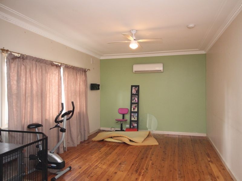 10 Lang Street, Inverell NSW 2360