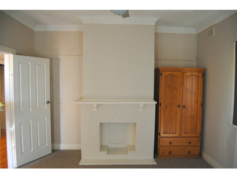 12 Avern Street, Inverell NSW 2360