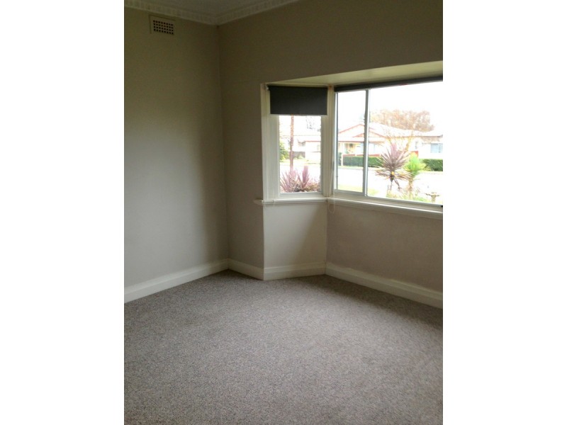 12 Avern Street, Inverell NSW 2360