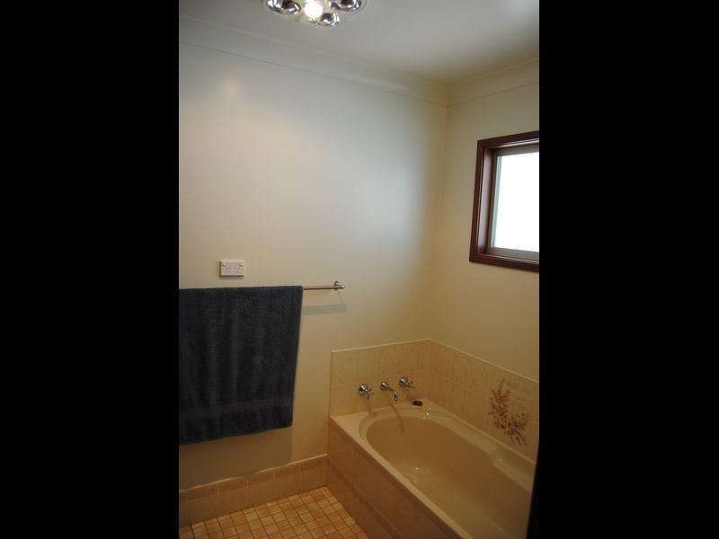 7 Colin Street, Inverell NSW 2360