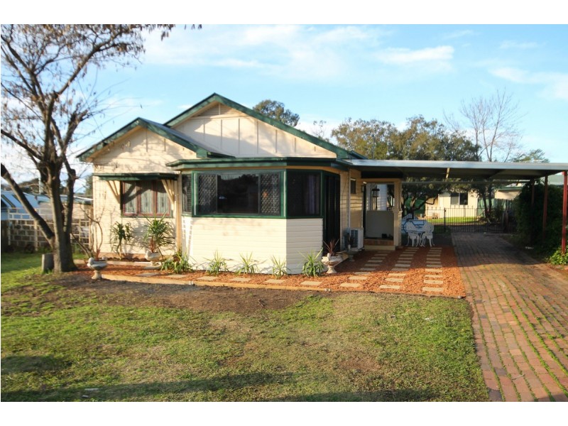 19 Herbert Street, Inverell NSW 2360