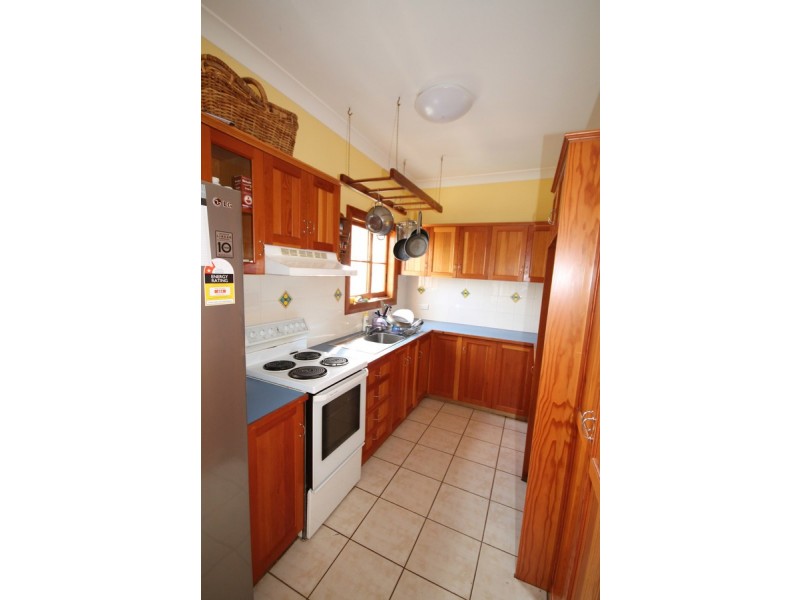 19 Herbert Street, Inverell NSW 2360