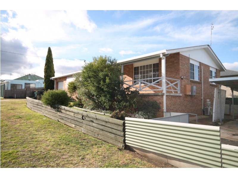 21 Whittingham Street, Inverell NSW 2360