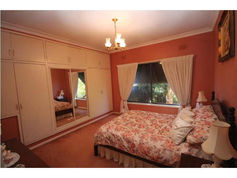 2 Herbert Street, Inverell NSW 2360