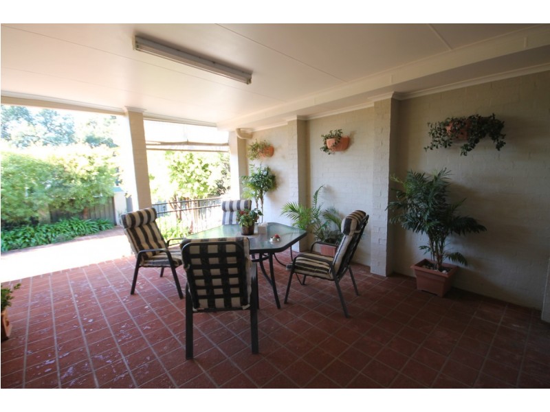 2 Herbert Street, Inverell NSW 2360