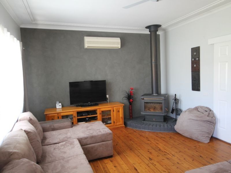 4 Gordon Street, Inverell NSW 2360