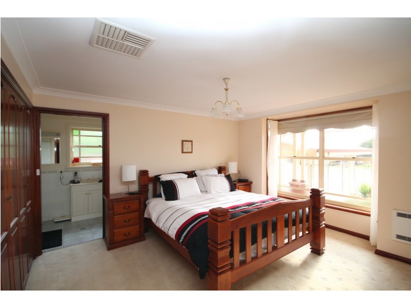 17 Granville Street, Inverell NSW 2360