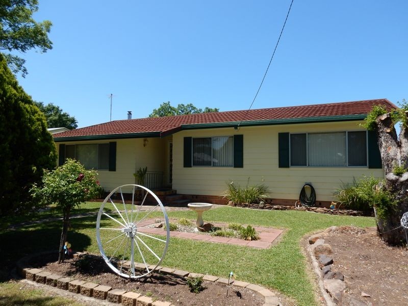 121 Henderson Street, Inverell NSW 2360
