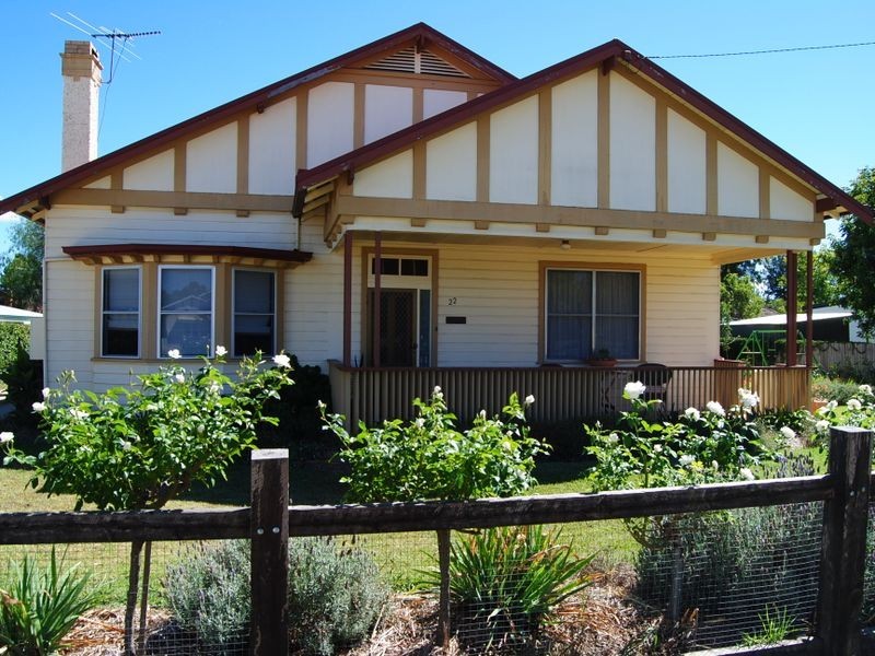 22 Granville Street, Inverell NSW 2360