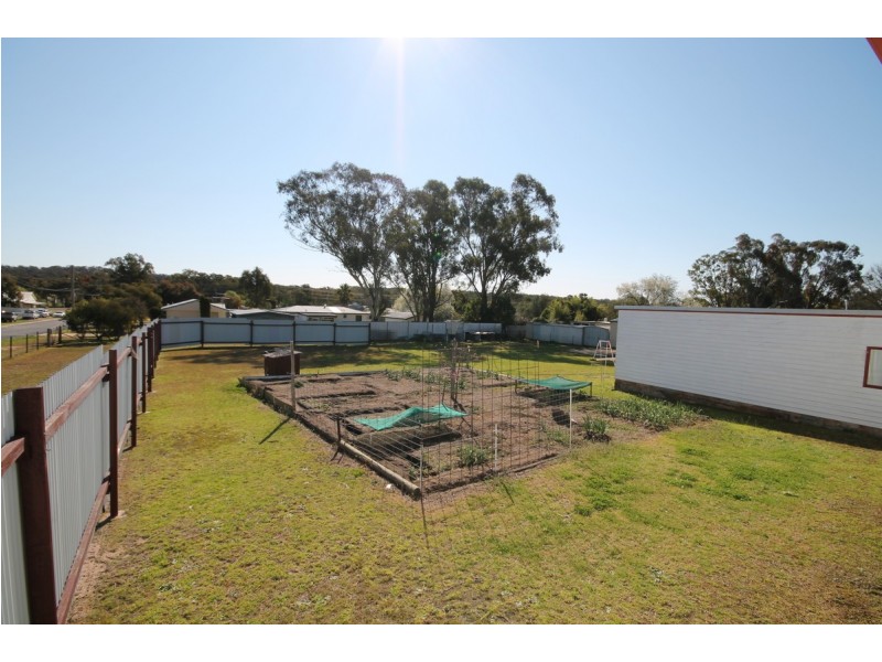 8 Hall Street, Gilgai NSW 2360