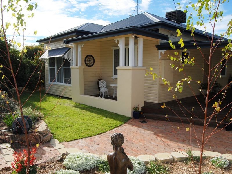 21 George Street, Inverell NSW 2360