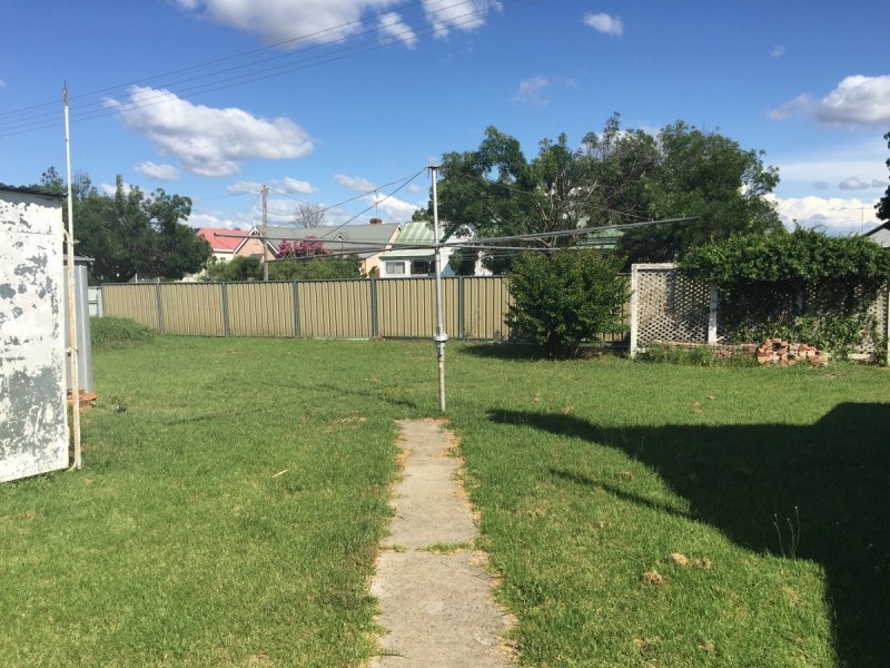 90 Lawrence Street, Inverell NSW 2360