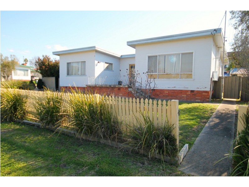6 Bertha Street, Inverell NSW 2360