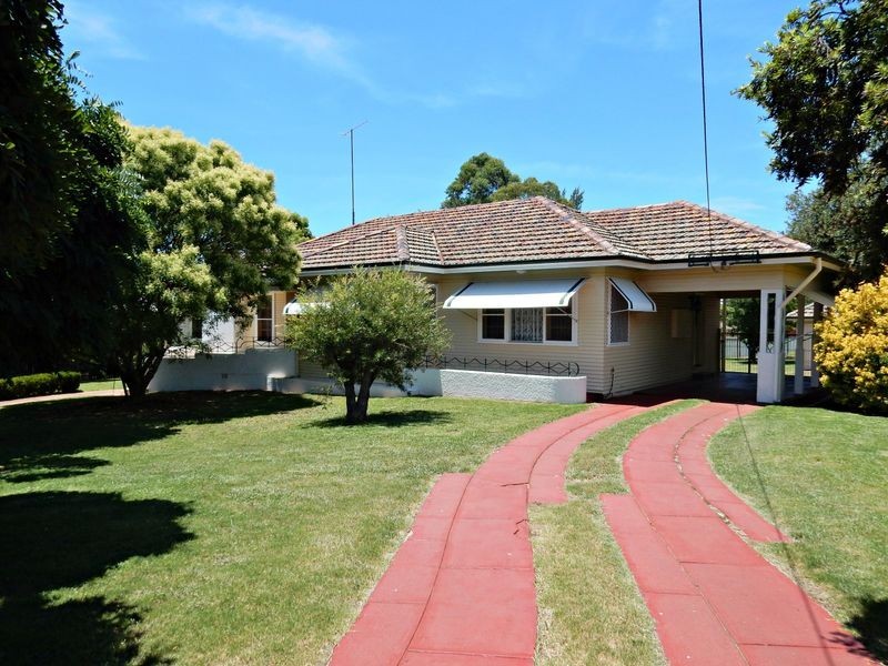 43 Brae Street, Inverell NSW 2360