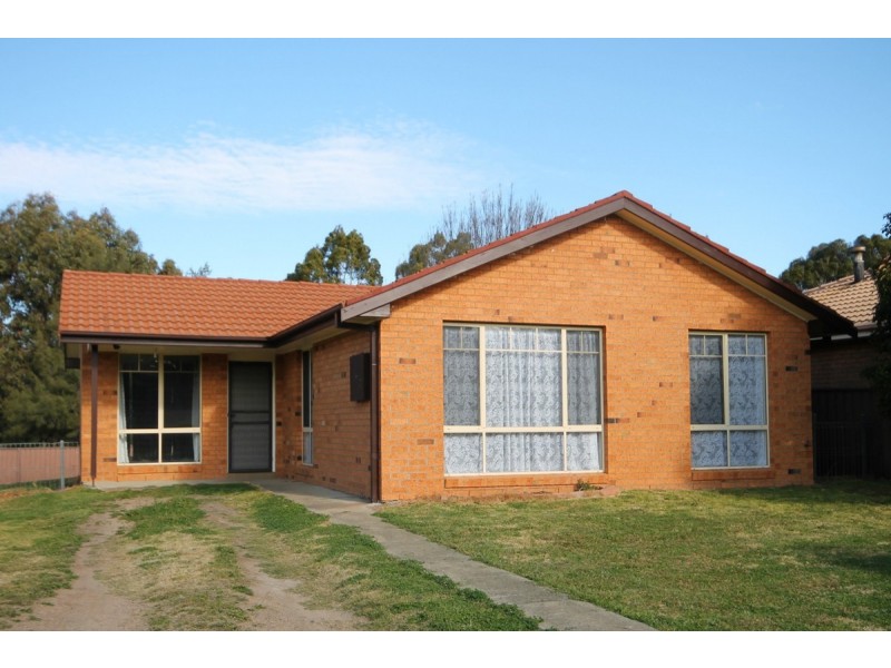 18 Angel Avenue, Inverell NSW 2360