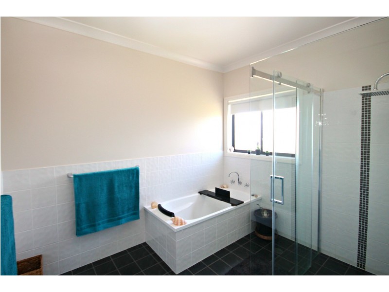 13 Corella Court, Inverell NSW 2360