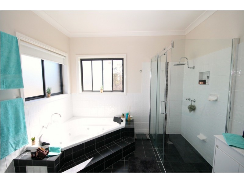 13 Corella Court, Inverell NSW 2360